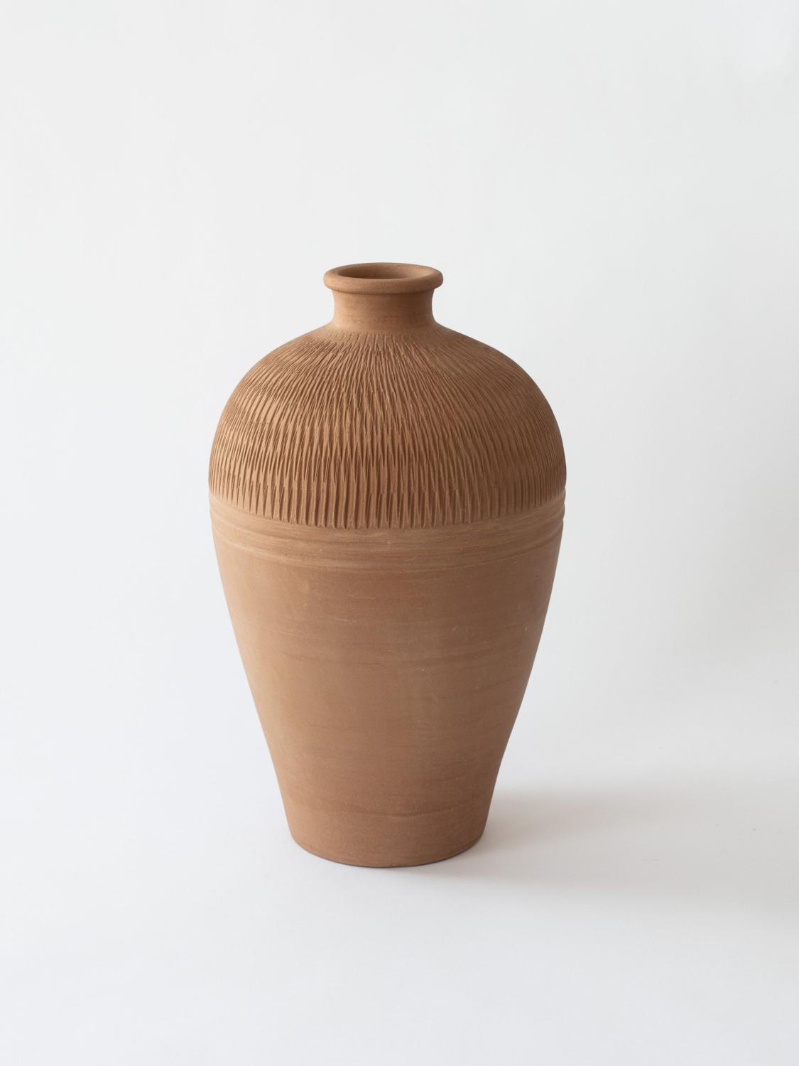 Terracina Urn, large