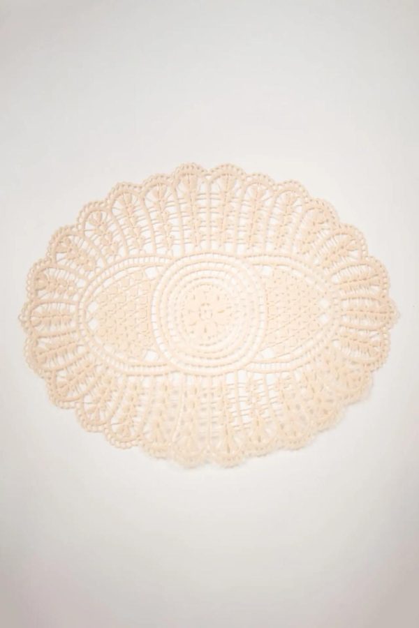 Bordbrikke, Heklet, 45 x 35 cm