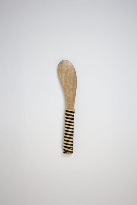 Smørkniv, Zebra, Natur